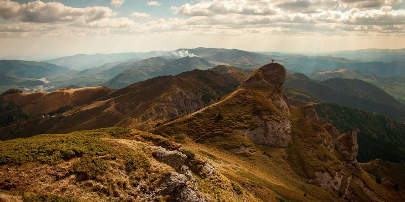 未来主义设计：创意礼品如何重塑家居装饰新美学