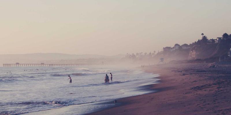 艺术收藏与未来主义设计的交融:猫头鹰莉莉如何重塑创意礼品新维度