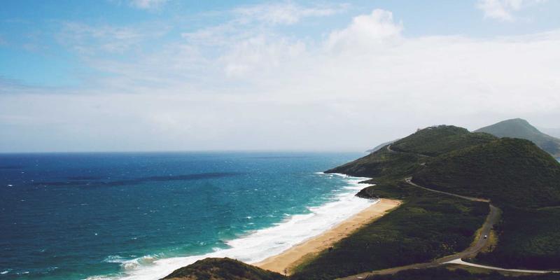 独特礼物指南：未来主义设计如何重塑户外探险装备——以猫头鹰莉莉为例